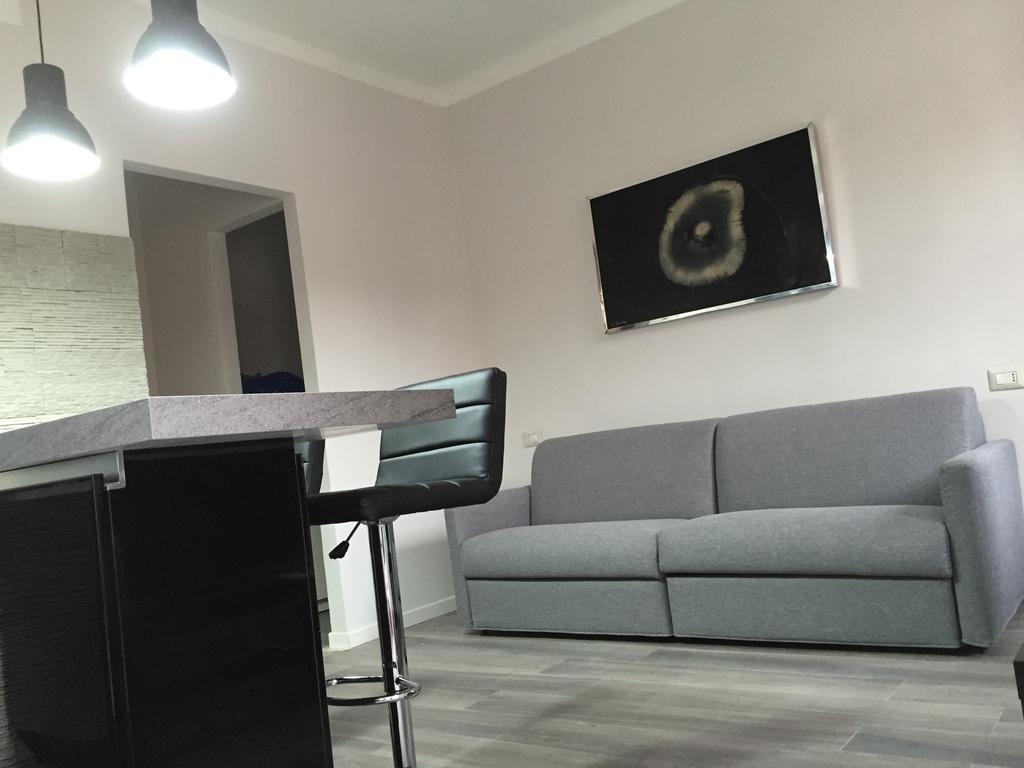 Kibilu - Via Confalonieri - Stazione Garibaldi - Zona Isola Milano Rom bilde